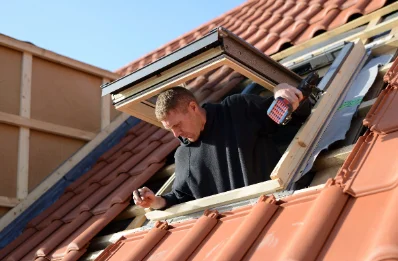 Pose de fenêtres de toit Velux à Busque